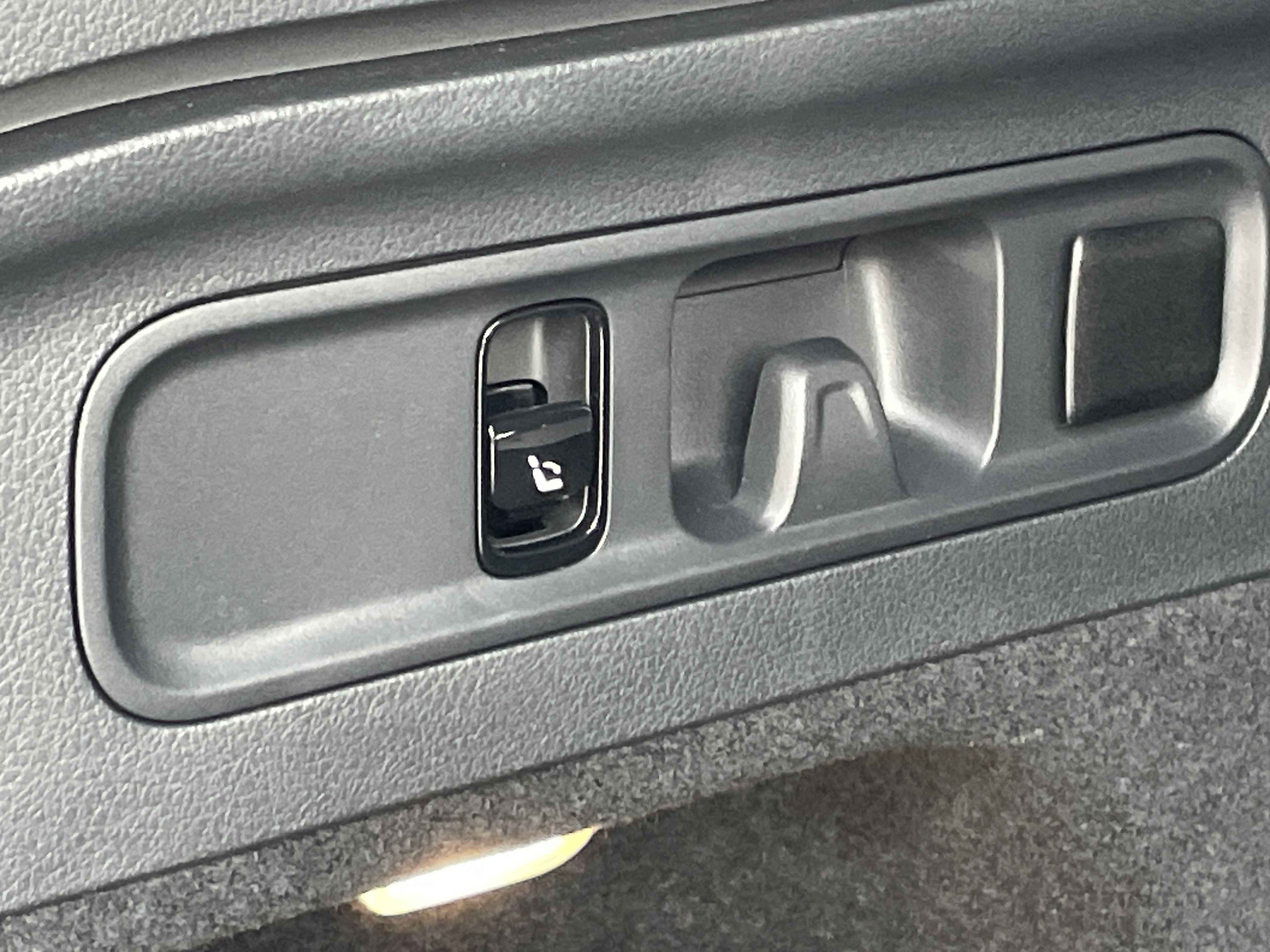 2025 Mercedes-Benz GLC 300