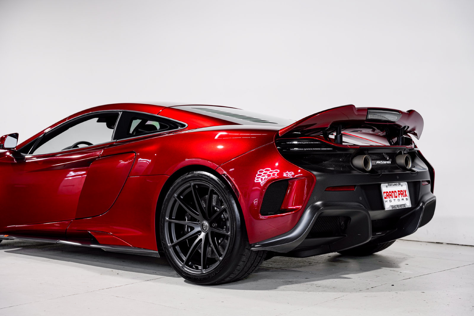 Used 2016 McLaren 675LT Coupe photo 29