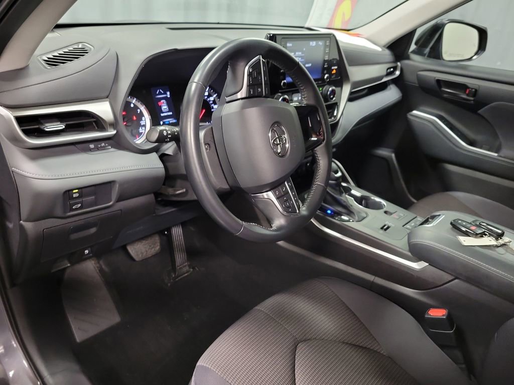 2021 Toyota Highlander LE