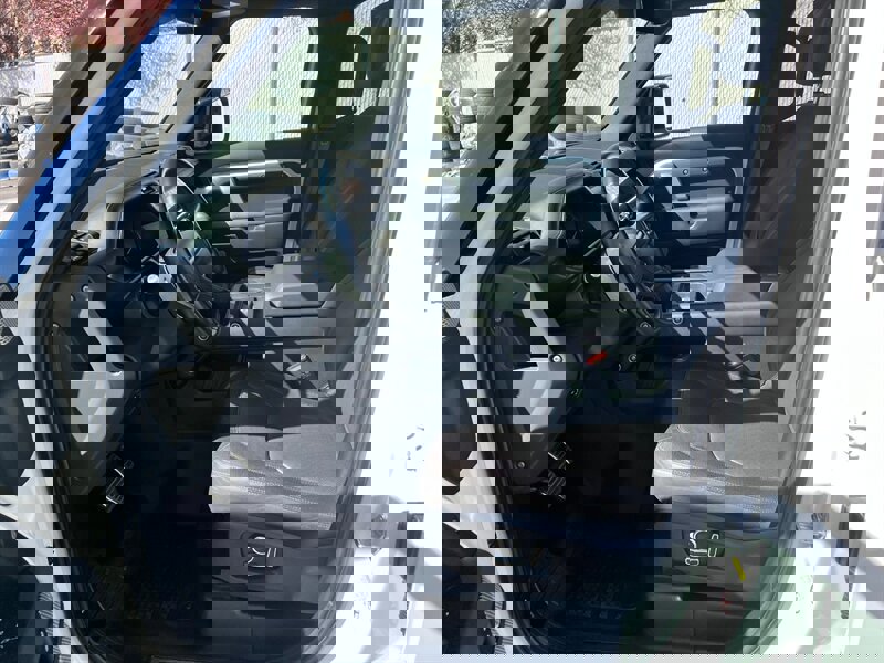 2023 Land Rover Defender 130 X-Dynamic SE