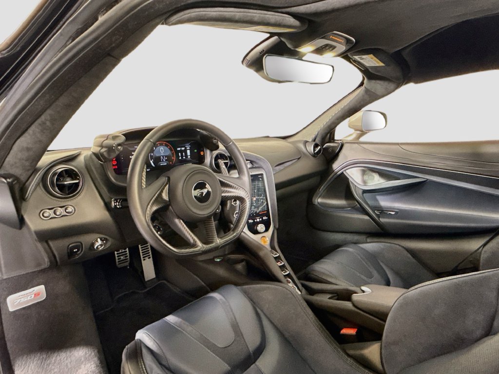 Used 2025 McLaren 750S photo 9