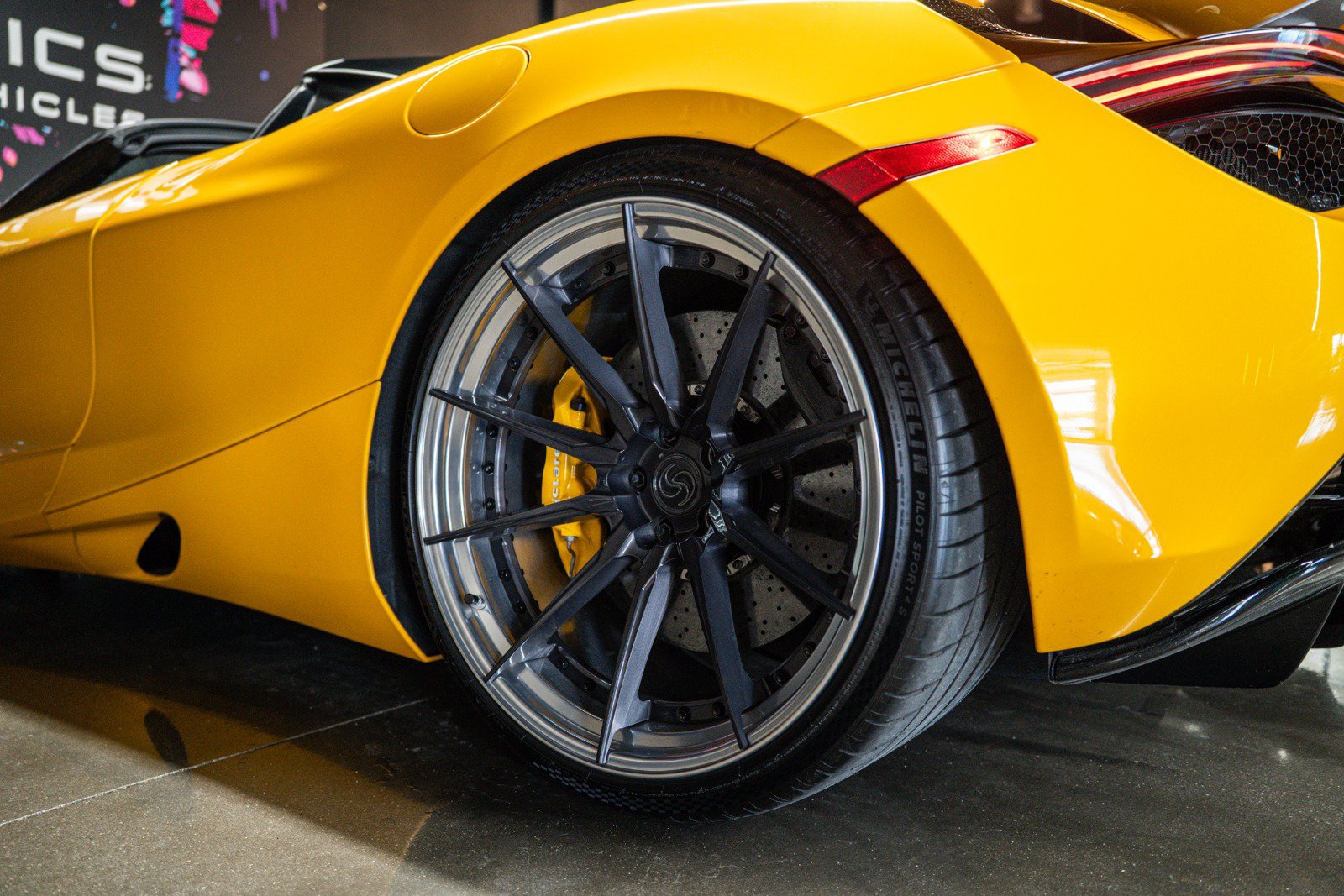 Used 2020 McLaren 720S Spider photo 13