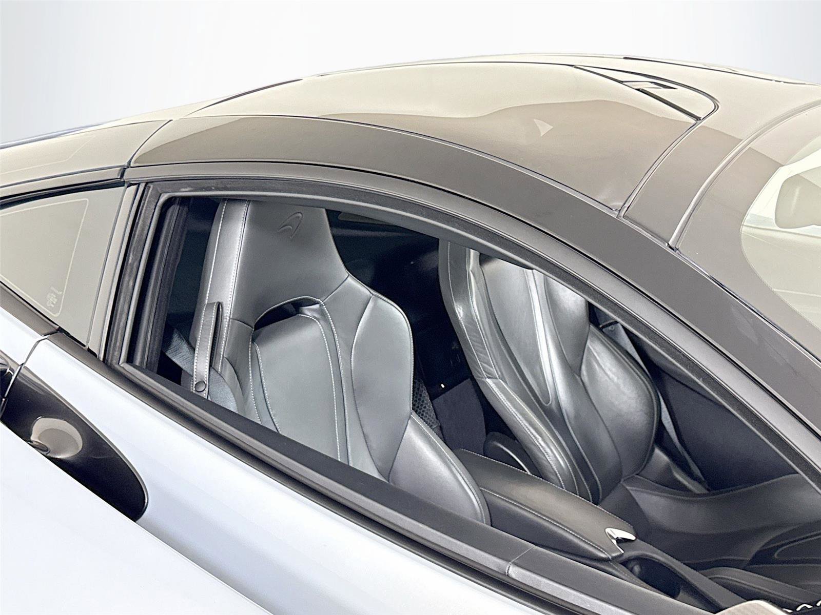 Used 2018 McLaren 720S photo 23