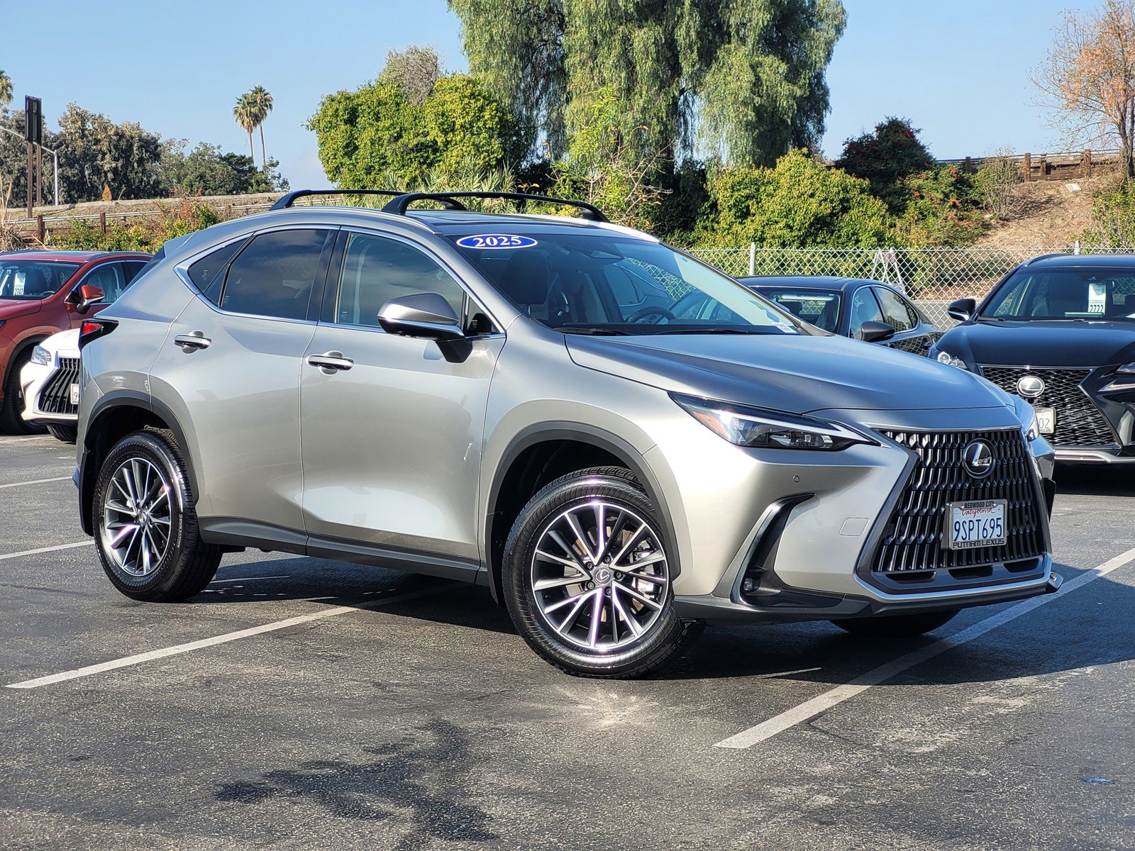 2025 Lexus NX 350h Premium