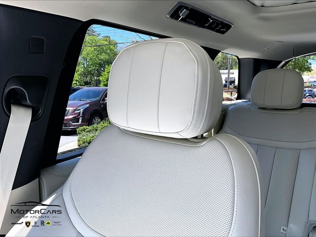 2025 Land Rover Range Rover SE