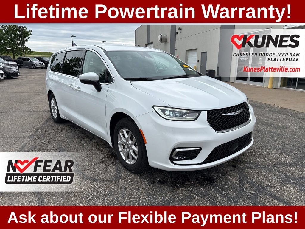 Used 2023 Chrysler Pacifica Touring-L