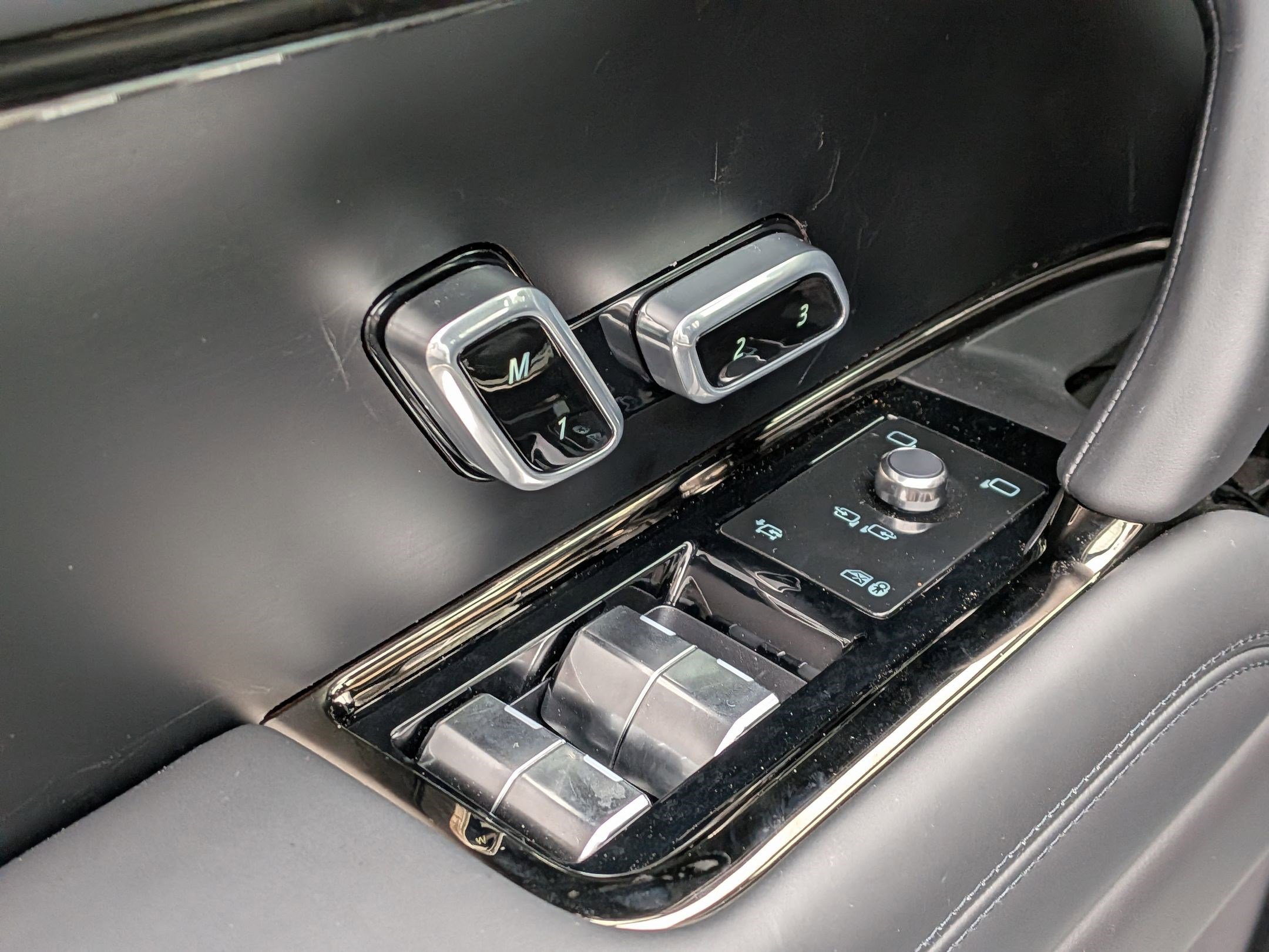 2025 Land Rover Range Rover SV