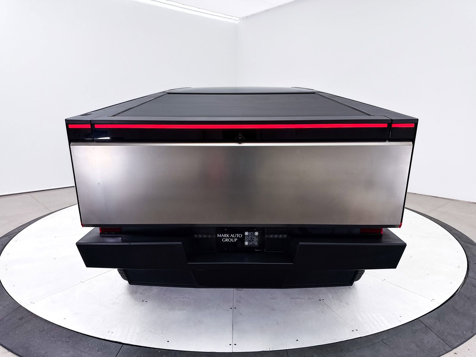 2024 Tesla Cybertruck AWD Crew Cab