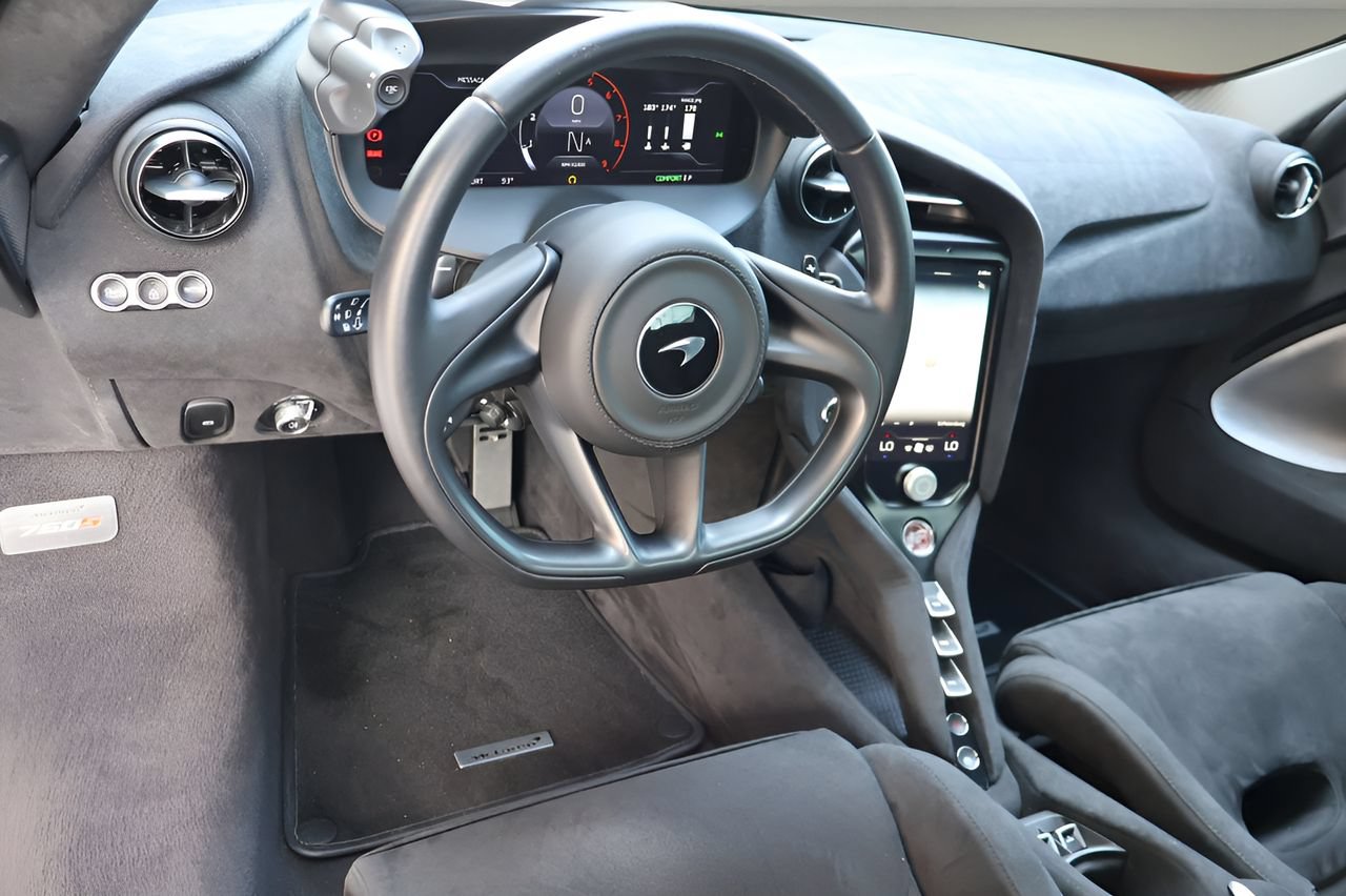 Used 2024 McLaren 750S Spider photo 17