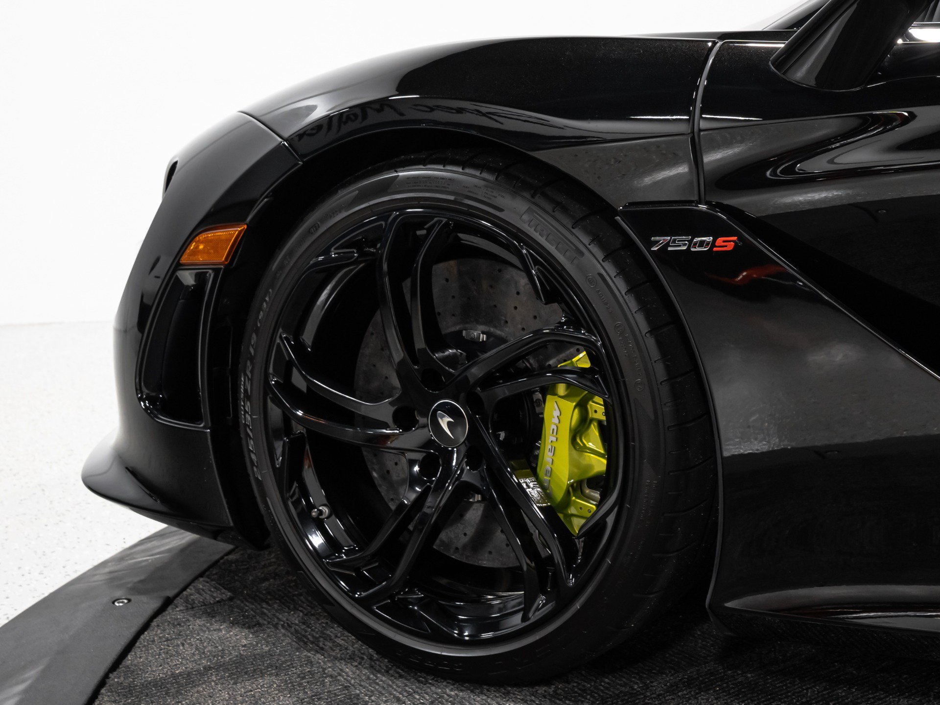 Used 2025 McLaren 750S Spider photo 42