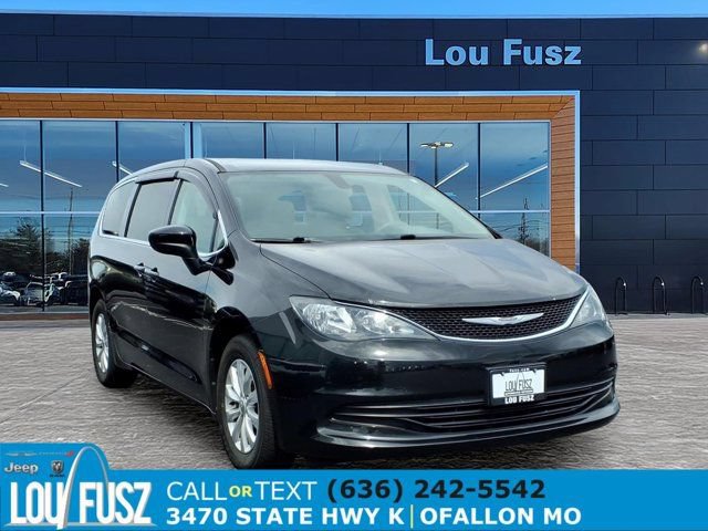 Used 2017 Chrysler Pacifica Touring w/ Tire & Wheel Group