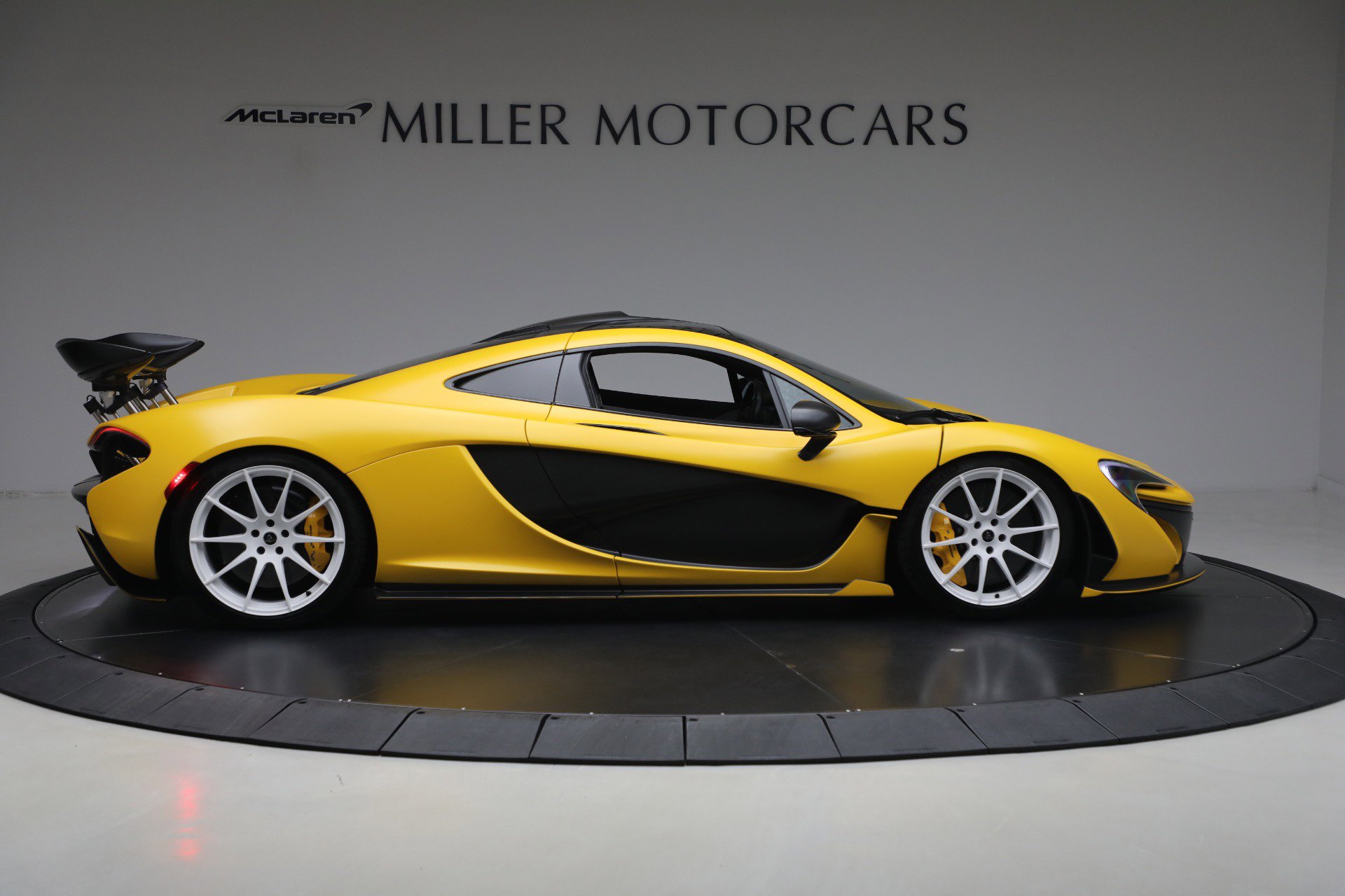 Used 2015 McLaren P1 photo 9