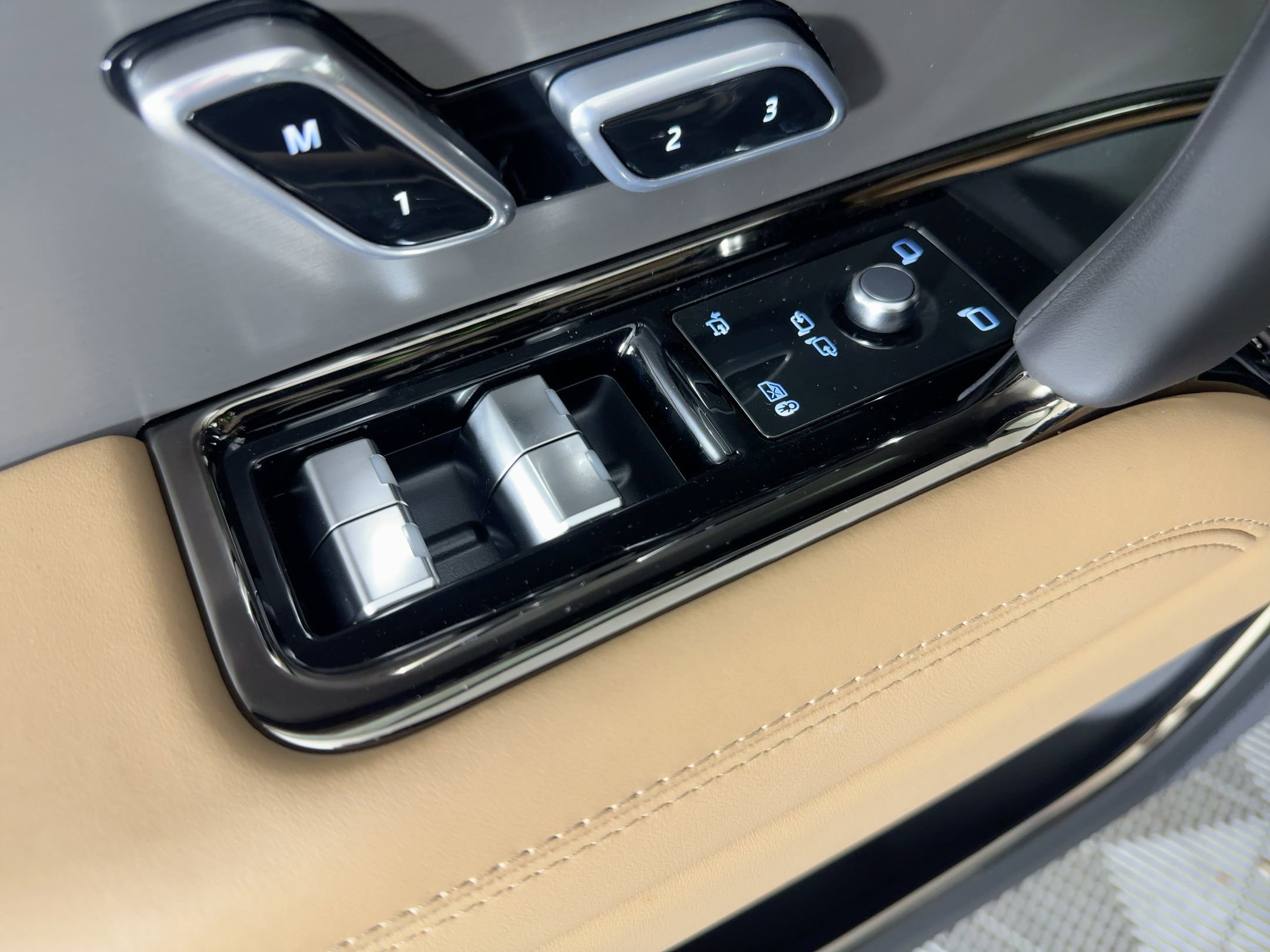 2026 Land Rover Range Rover Sport SE