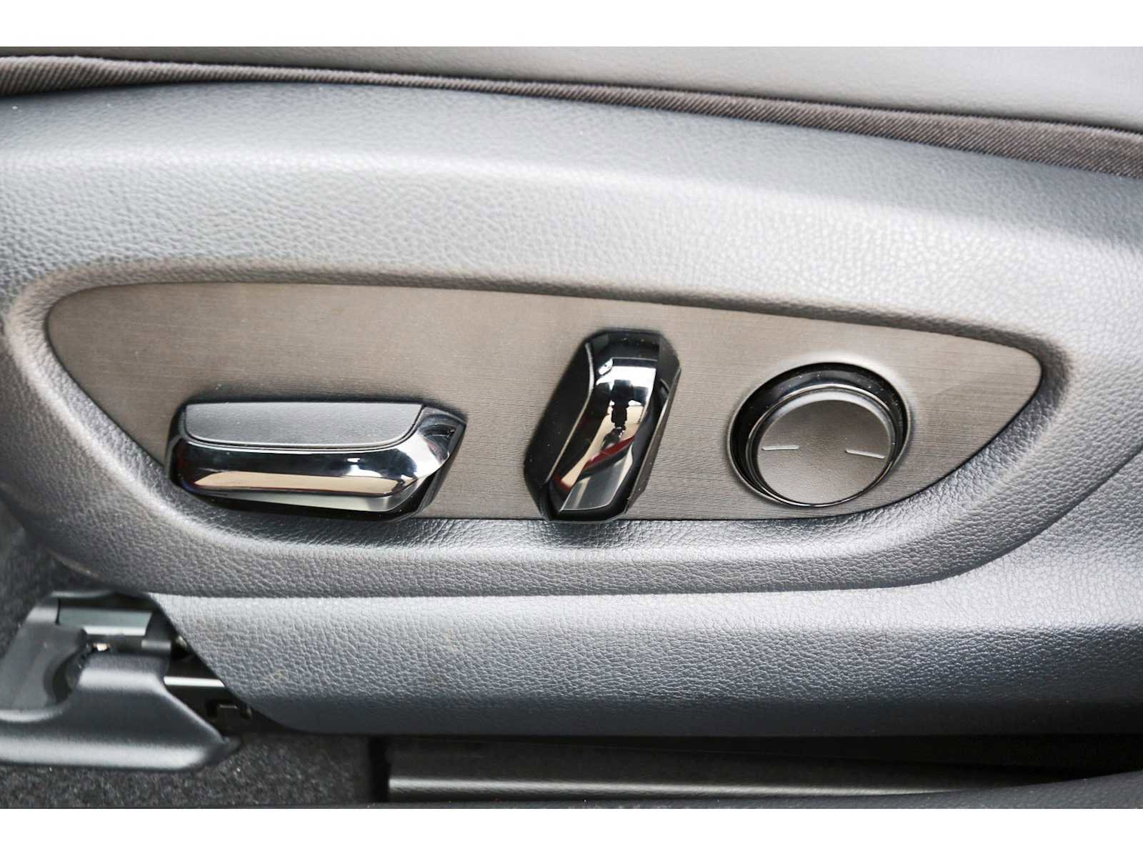 2024 Lexus UX 250h FWD w/ Premium Package