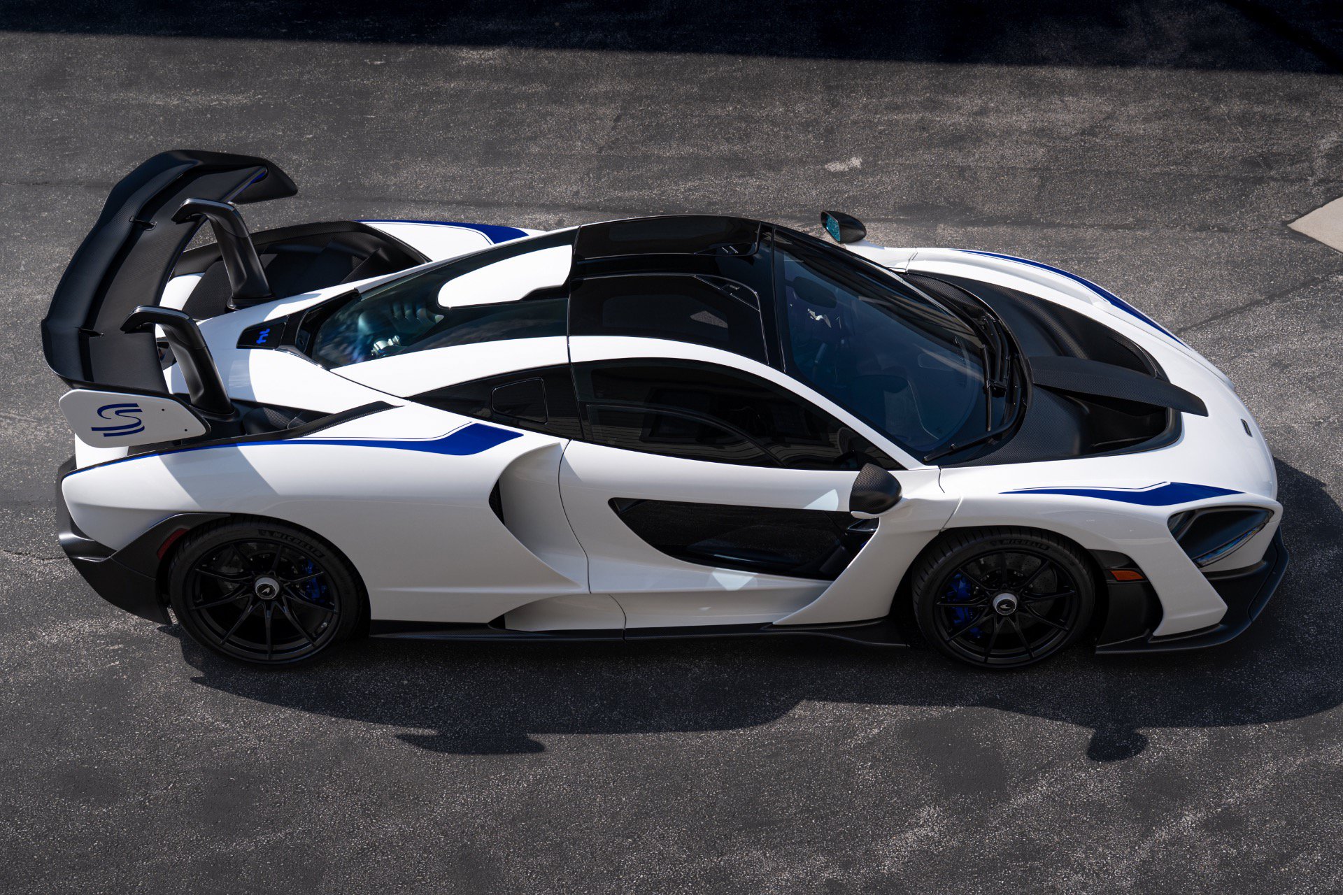Used 2019 McLaren Senna photo 14