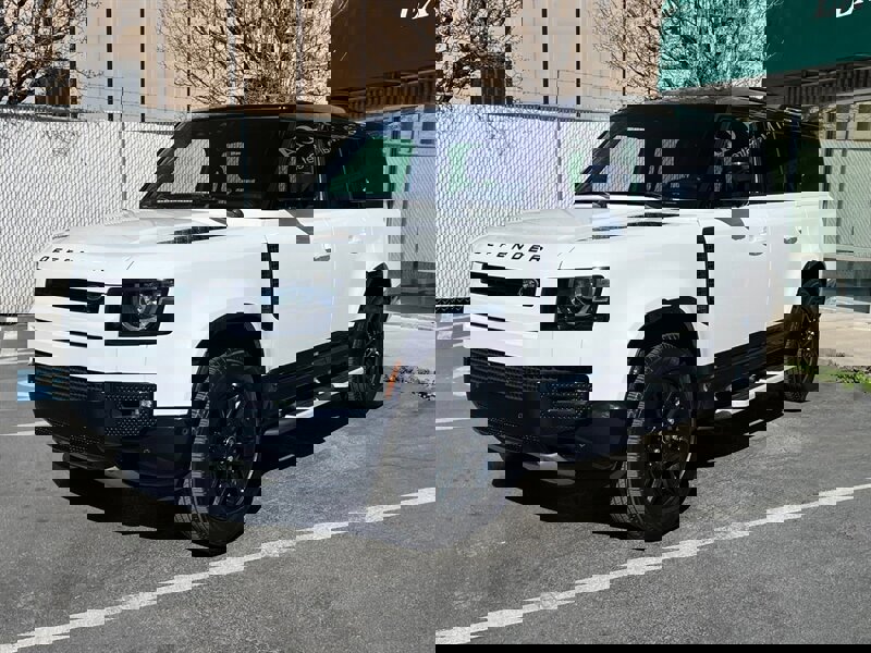 2023 Land Rover Defender 130 X-Dynamic SE