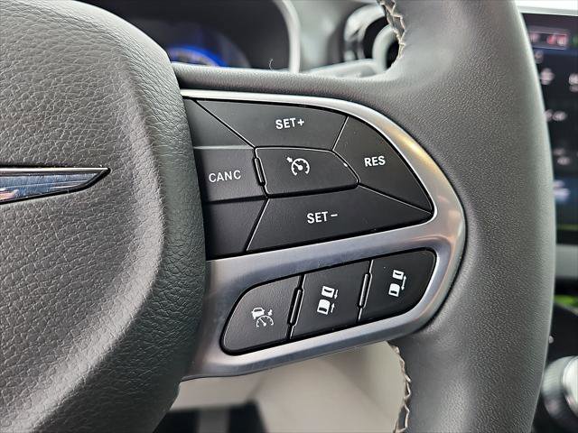 2024 Chrysler Pacifica Touring-L