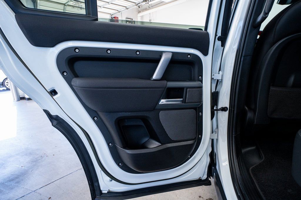 2023 Land Rover Defender 110 X-Dynamic SE