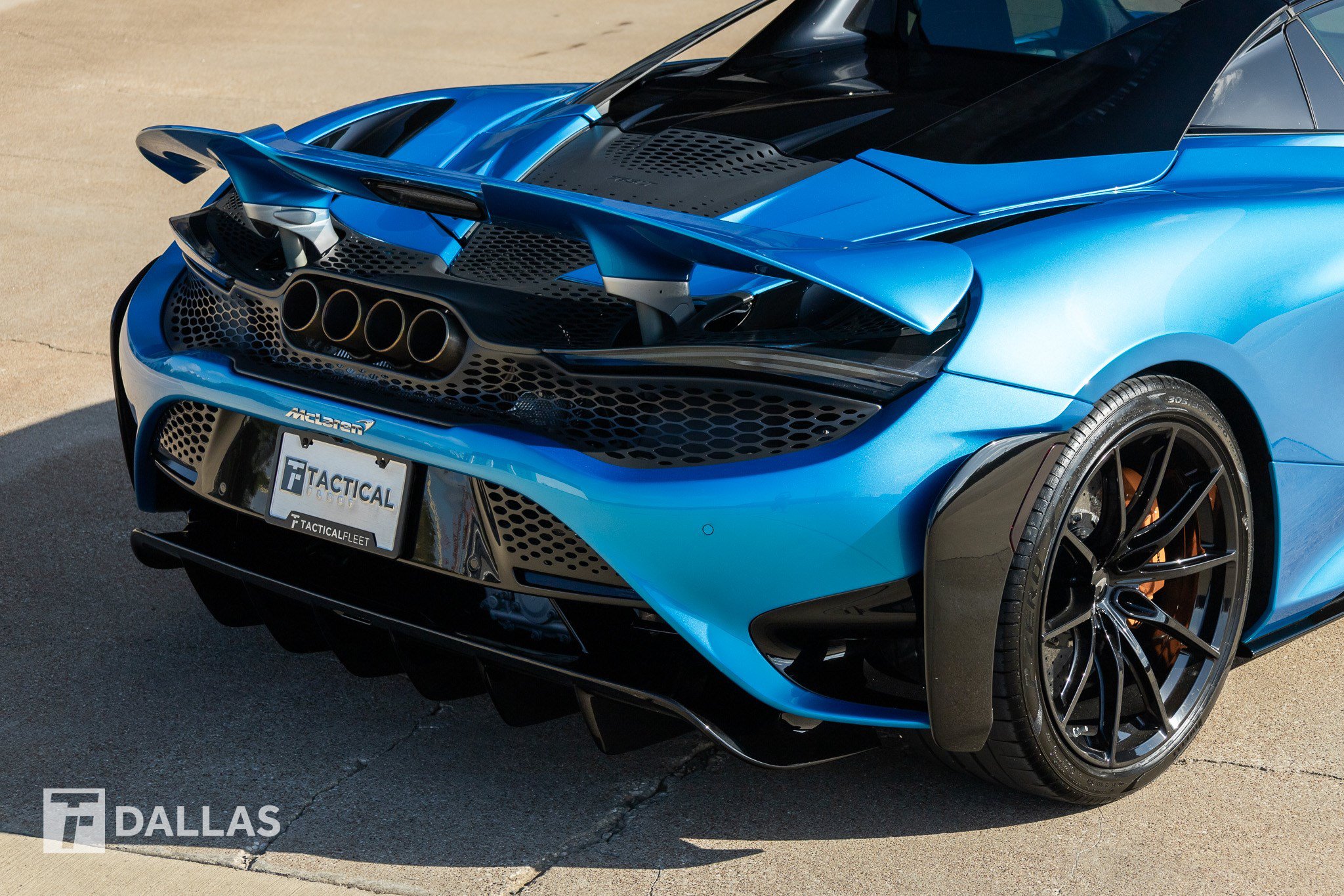 Used 2022 McLaren 765LT photo 16