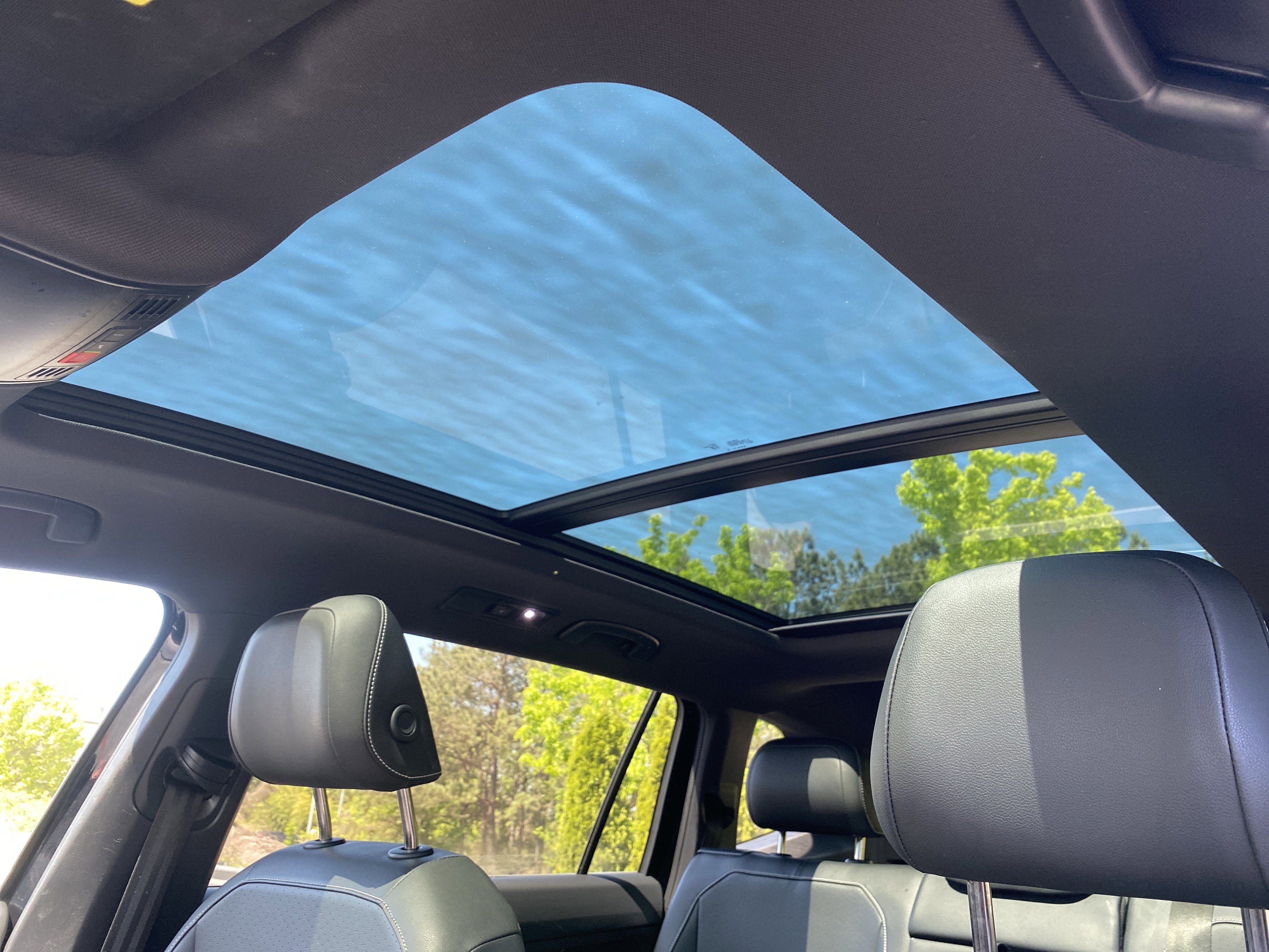 2023 Volkswagen Tiguan SE R-Line