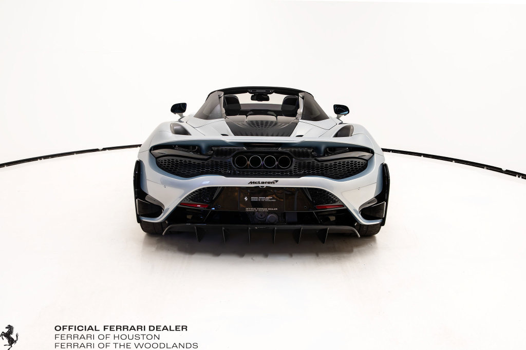 Used 2022 McLaren 765LT photo 10