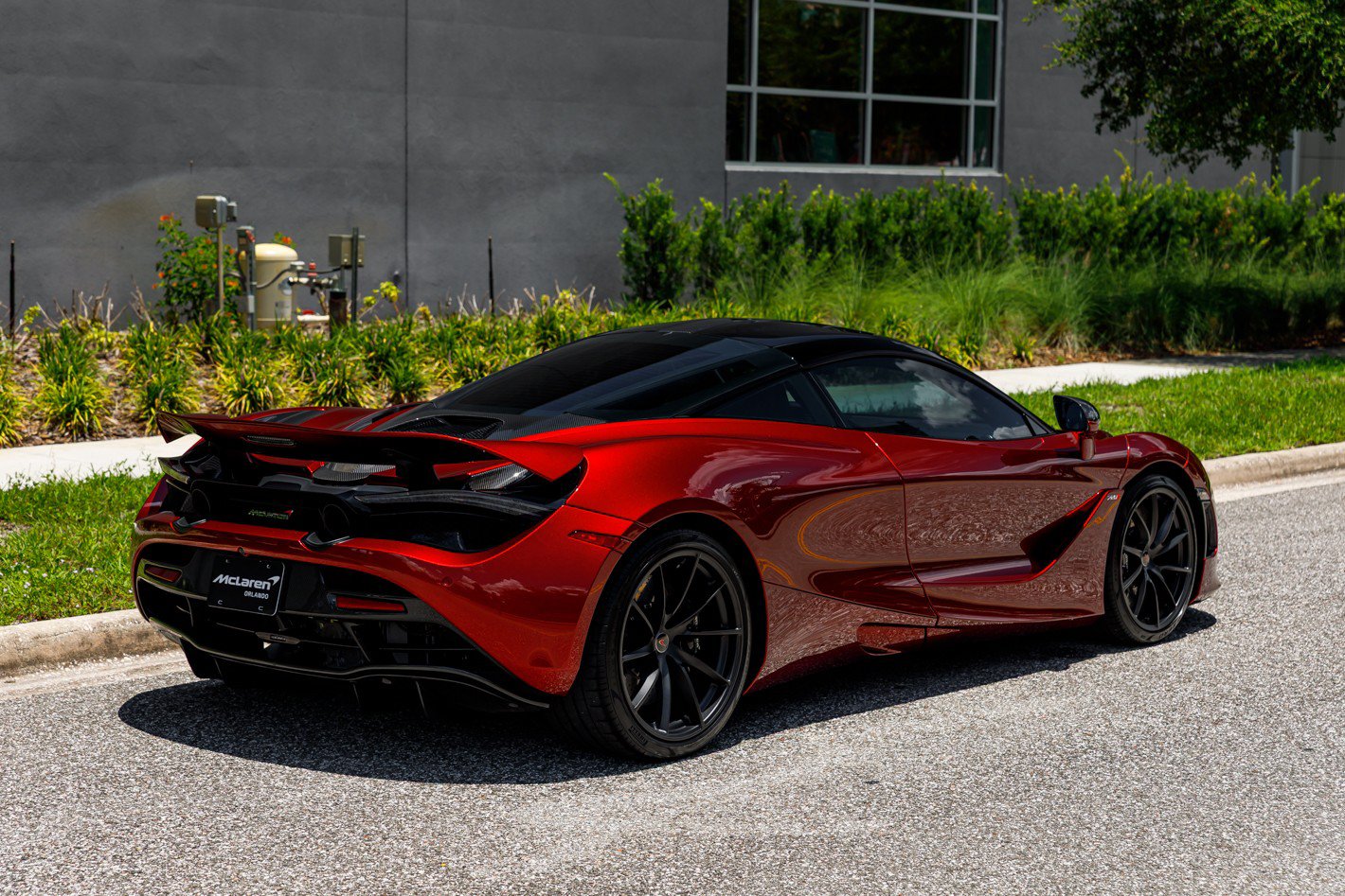 Used 2018 McLaren 720S Luxury photo 9