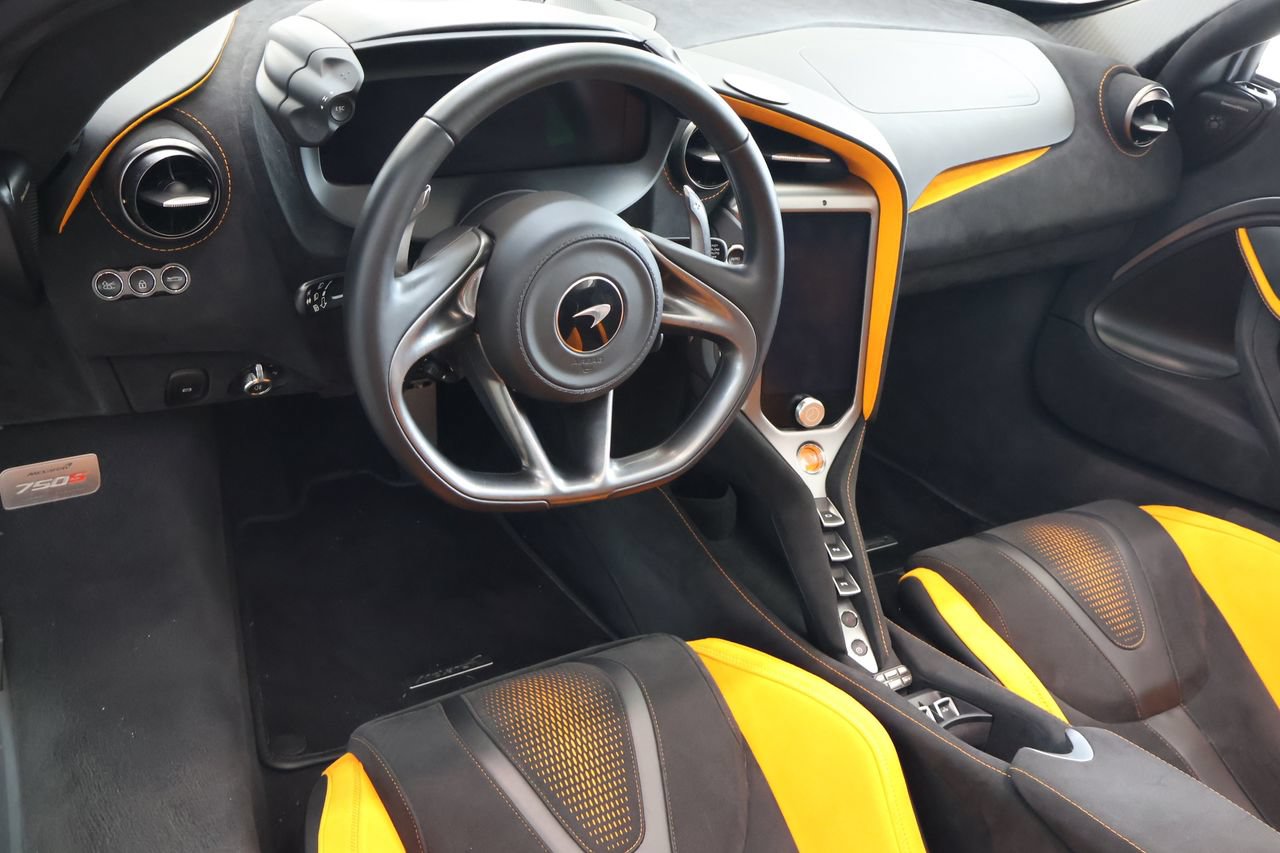 Used 2025 McLaren 750S Spider photo 14