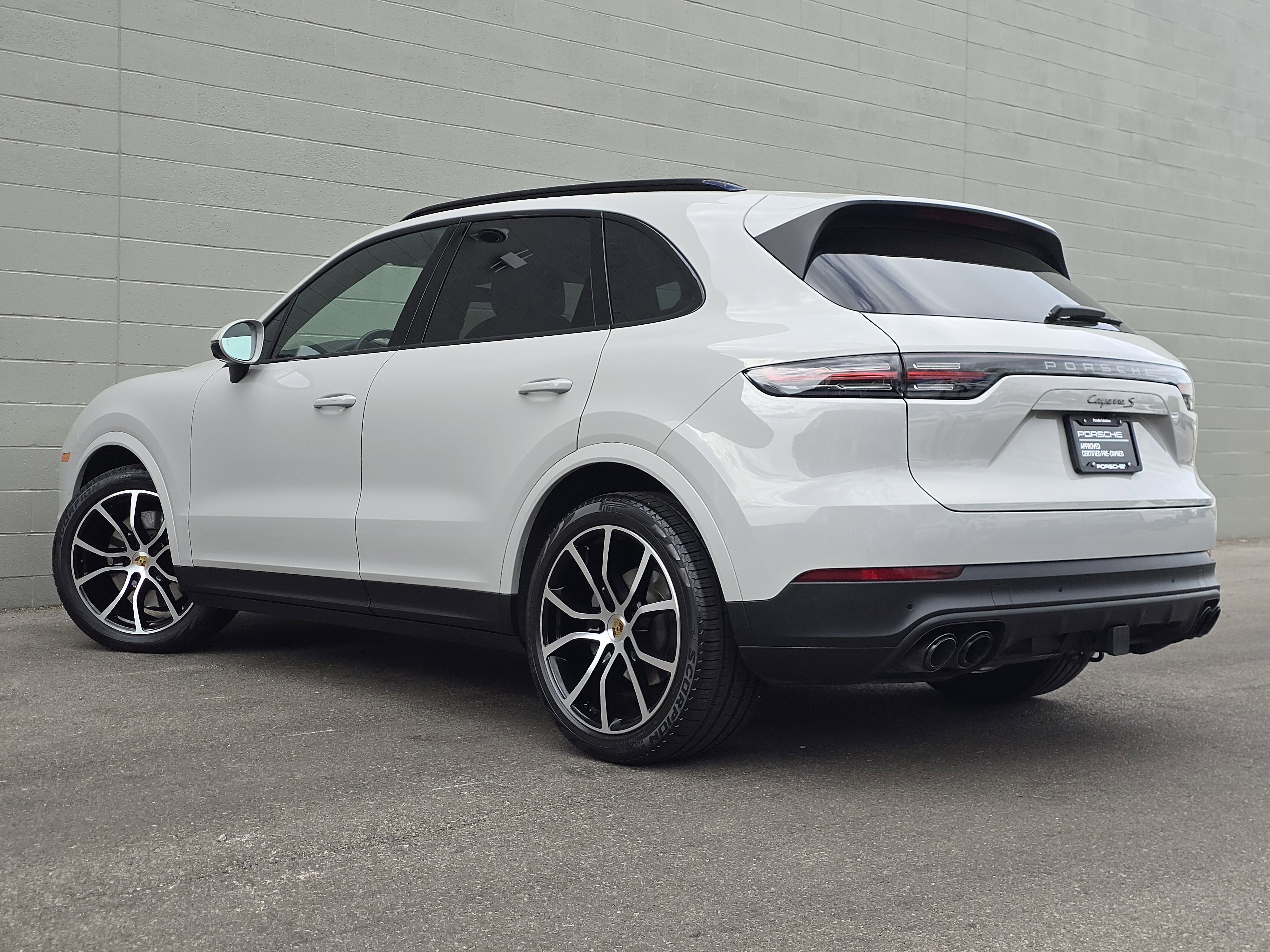 2023 Porsche Cayenne S Platinum