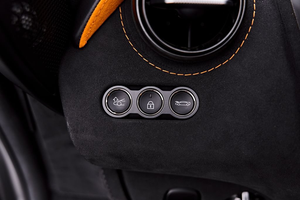 Used 2025 McLaren 750S Spider photo 69