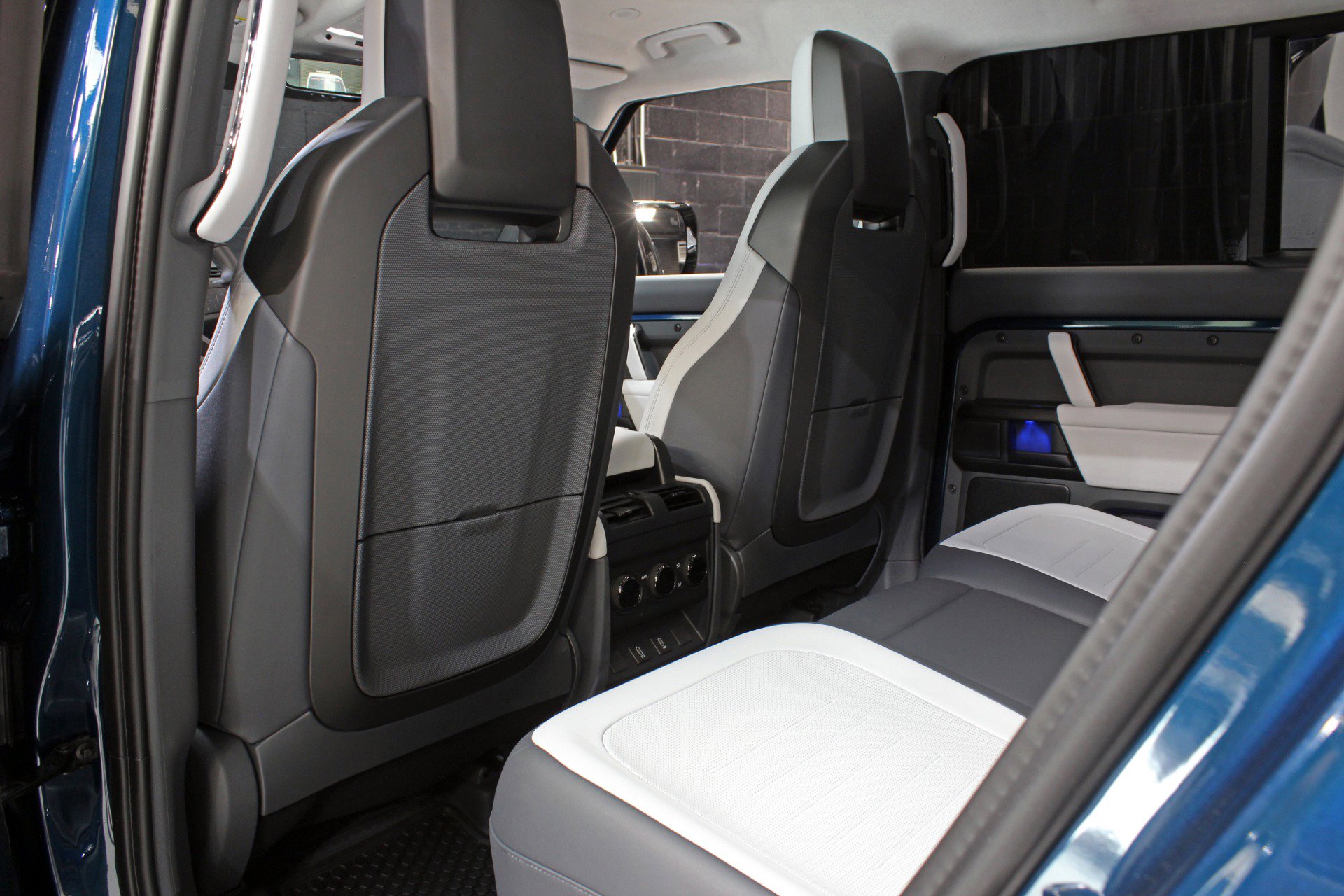 2026 Land Rover Defender 110