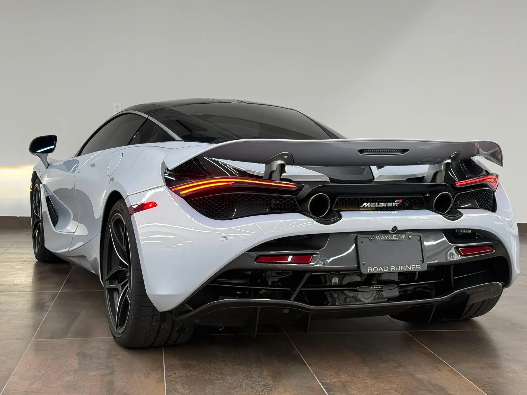 Used 2018 McLaren 720S photo 7