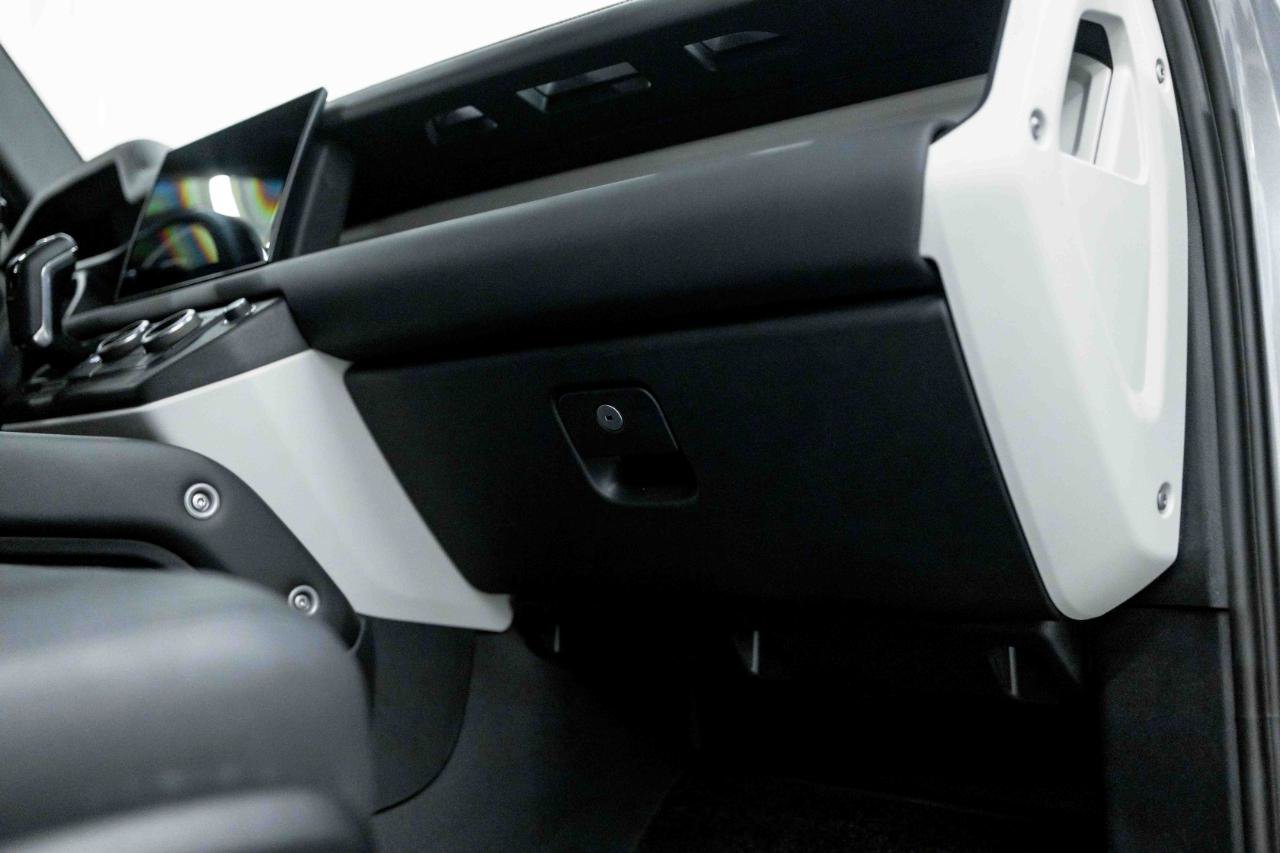 2023 Land Rover Defender 130 SE