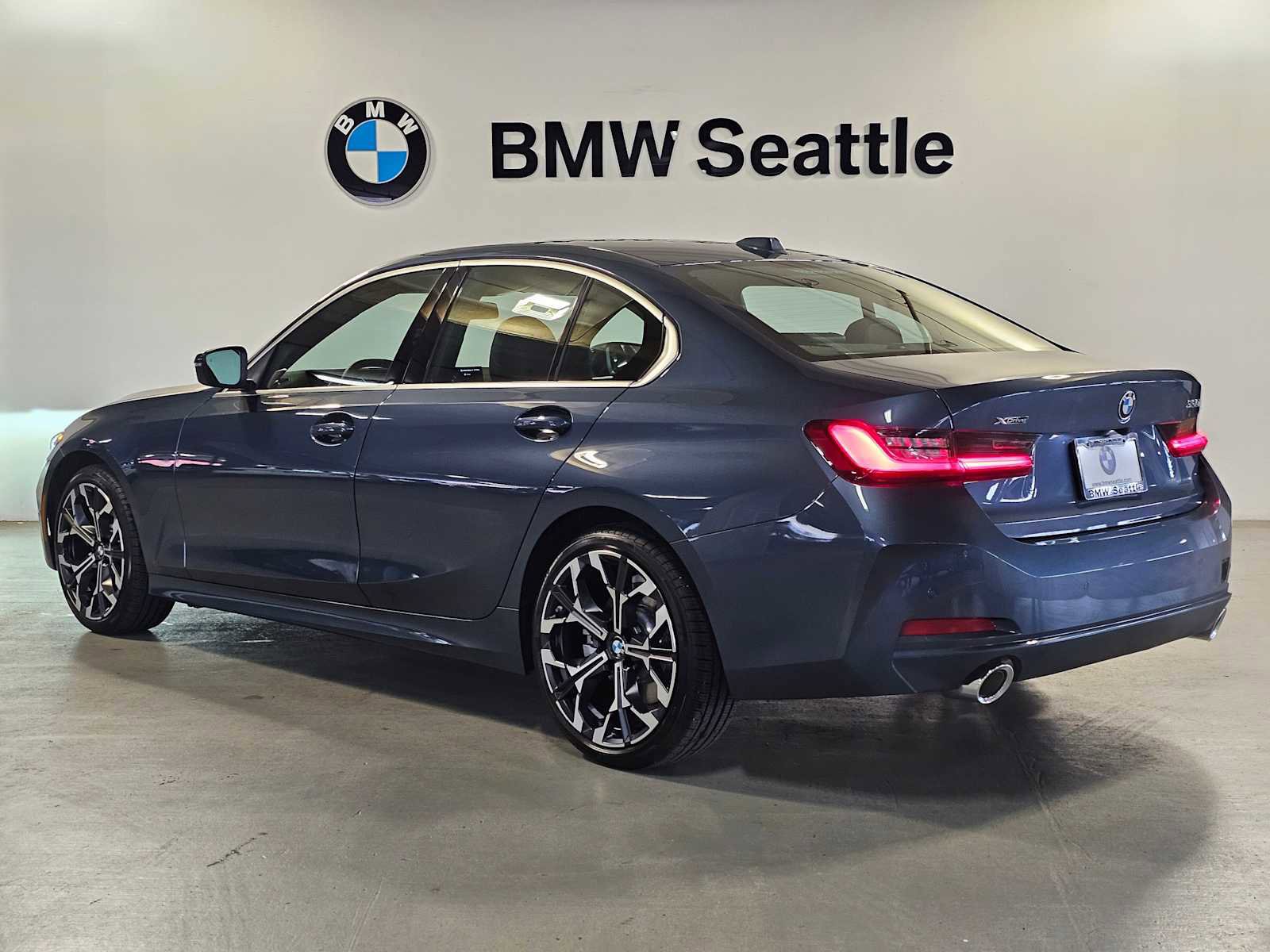 2025 BMW 330i xDrive Sedan