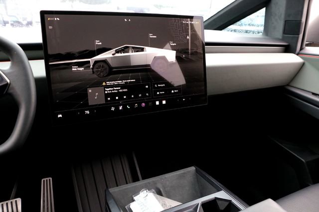 2024 Tesla Cybertruck AWD Crew Cab