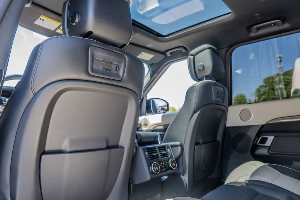 2023 Land Rover Discovery Metropolitan Edition