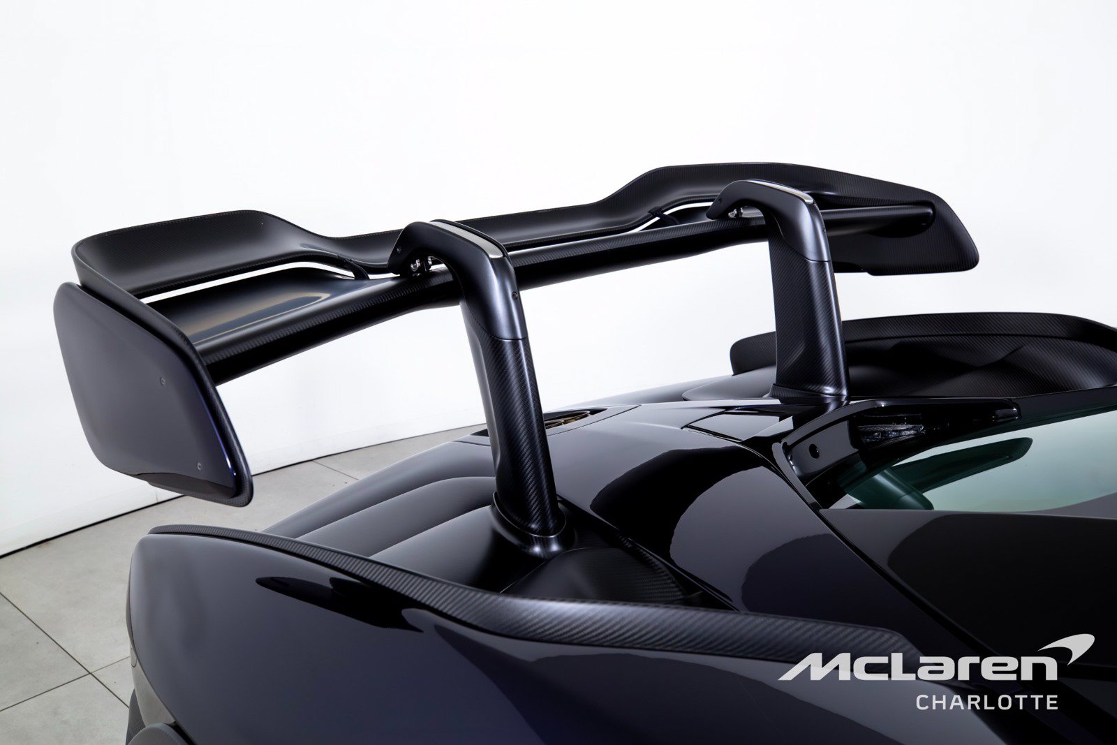 Used 2019 McLaren Senna photo 36