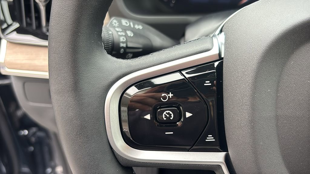 2026 Volvo Xc90 B6 Plus