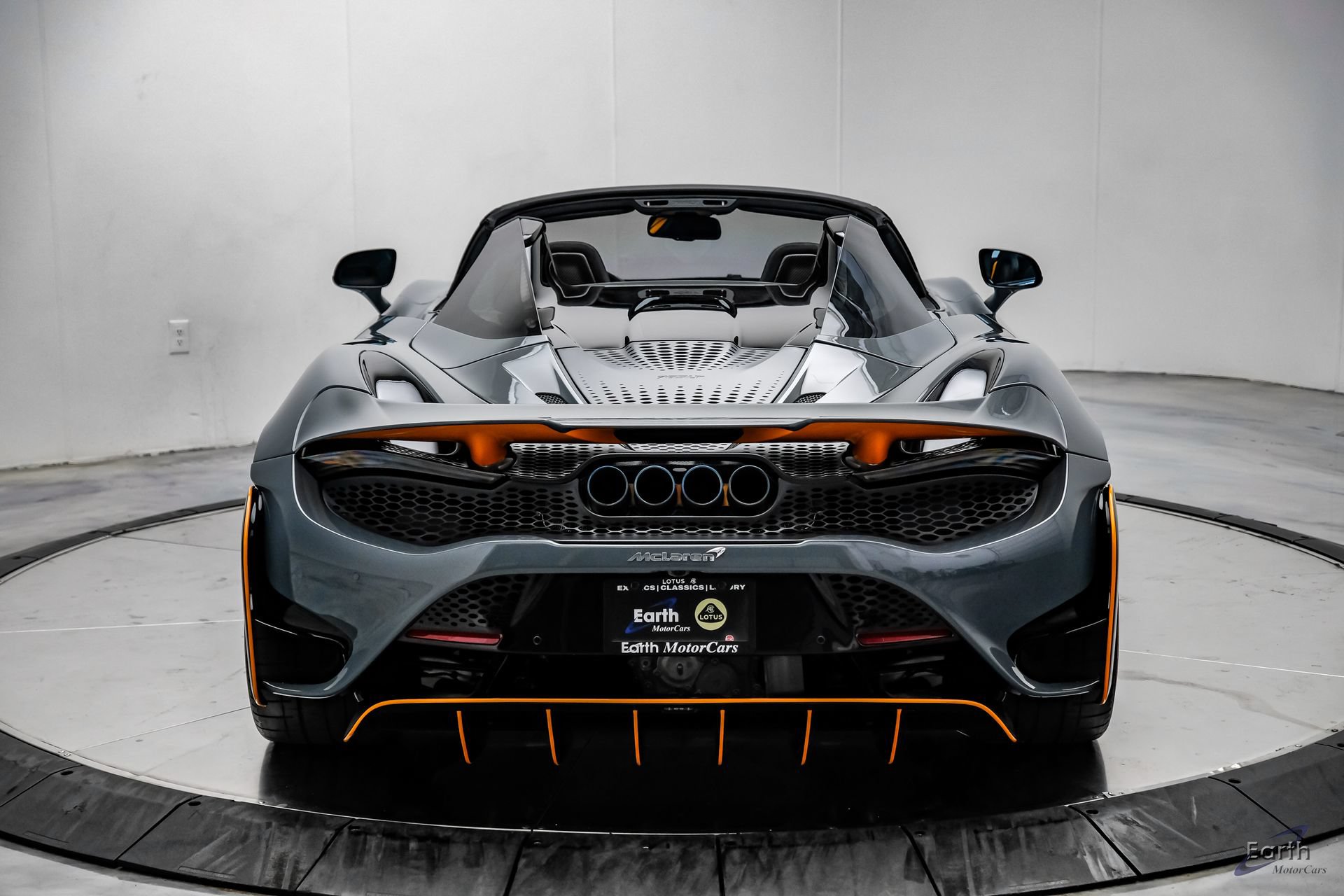 Used 2022 McLaren 765LT photo 17