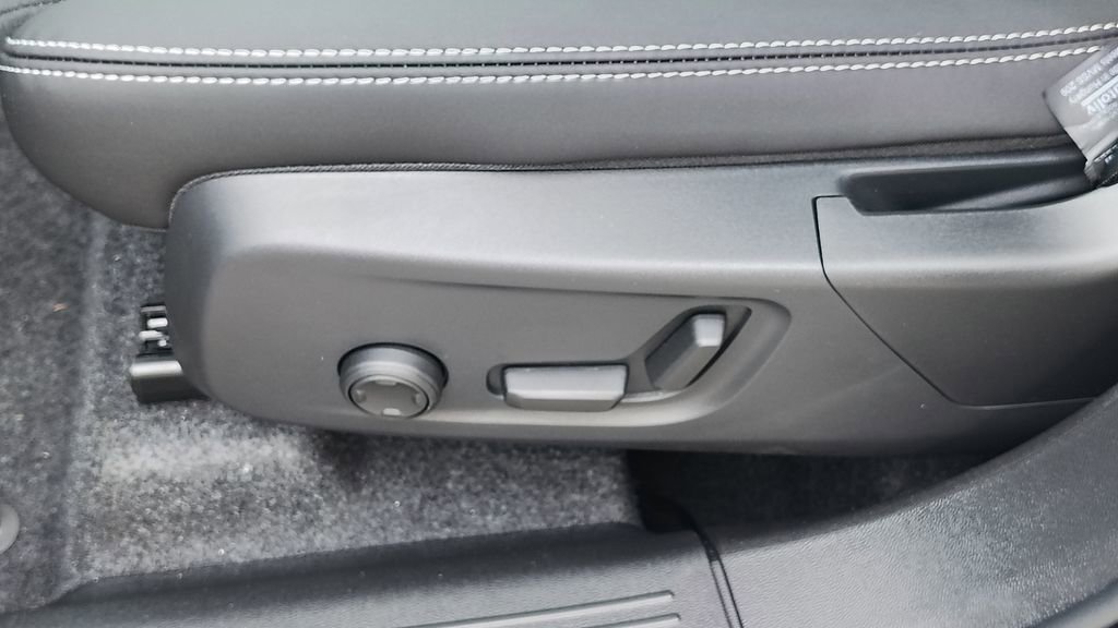 2026 Volvo Xc40 B5 Ultra