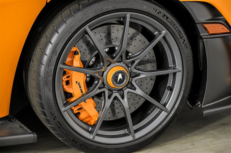Used 2019 McLaren Senna photo 20