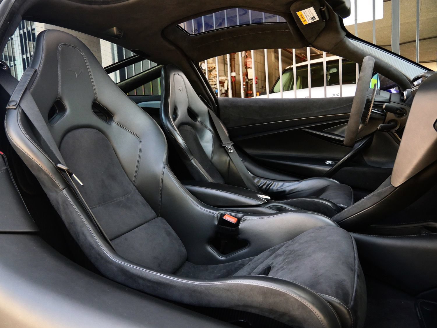 Used 2020 McLaren 720S photo 11