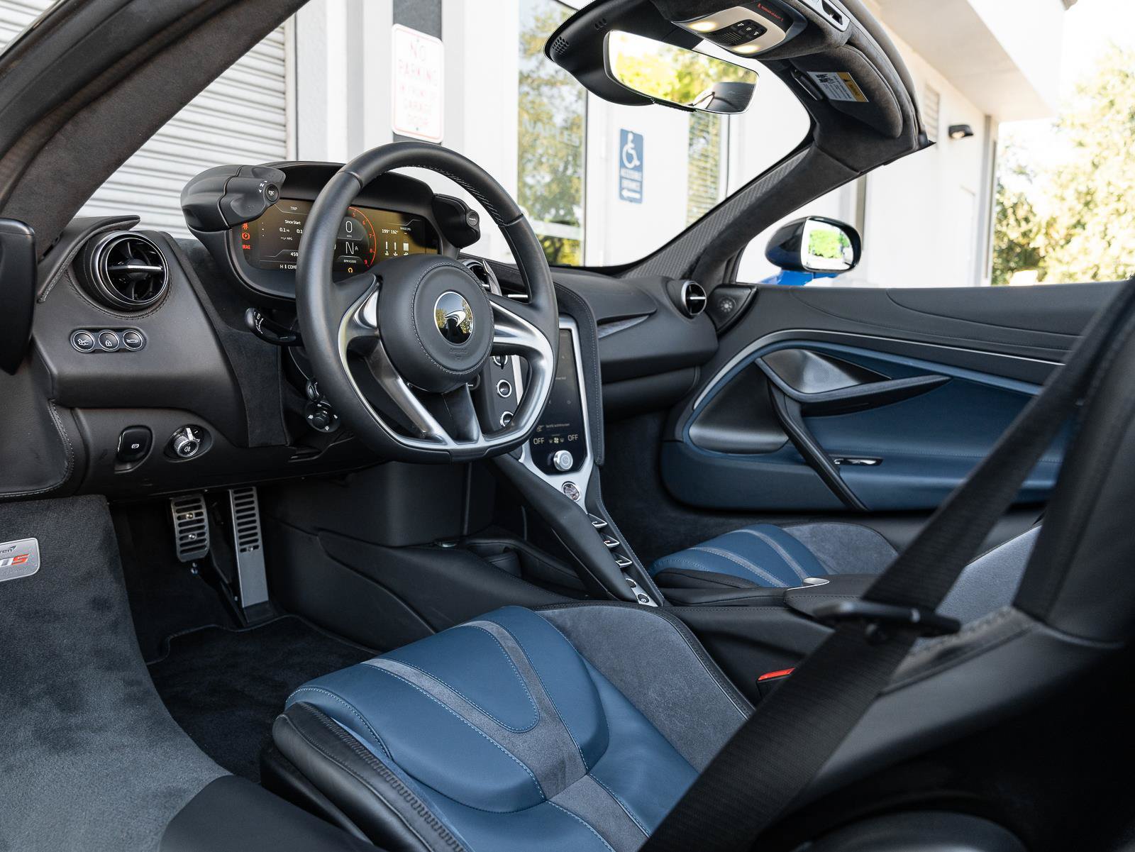 Used 2024 McLaren 750S Spider photo 8