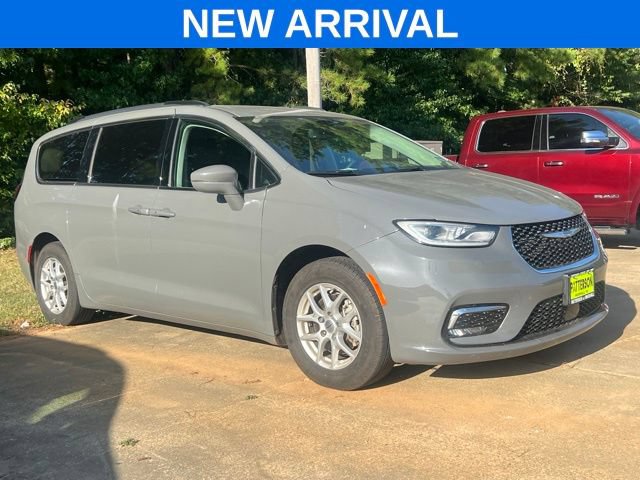 Used 2022 Chrysler Pacifica Touring-L