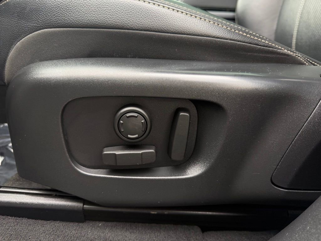 2022 Land Rover Range Rover Velar R-Dynamic S