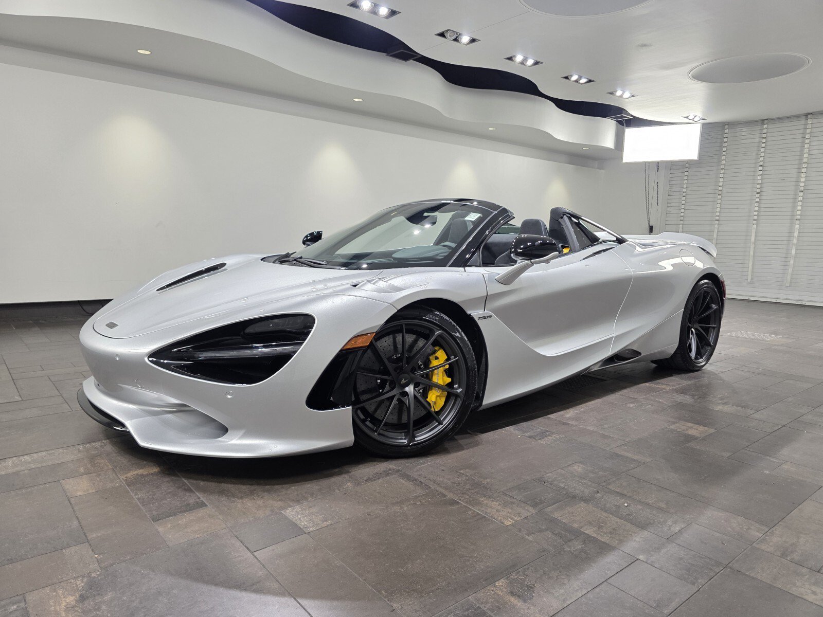 New 2027 McLaren 750S Spider 1