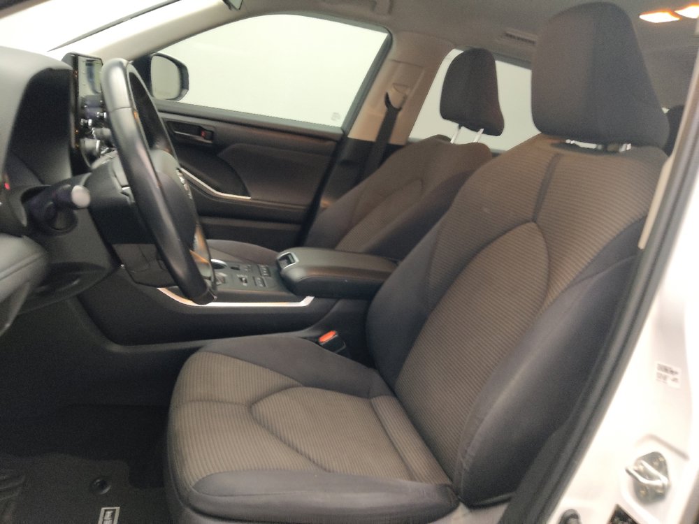 2022 Toyota Highlander LE