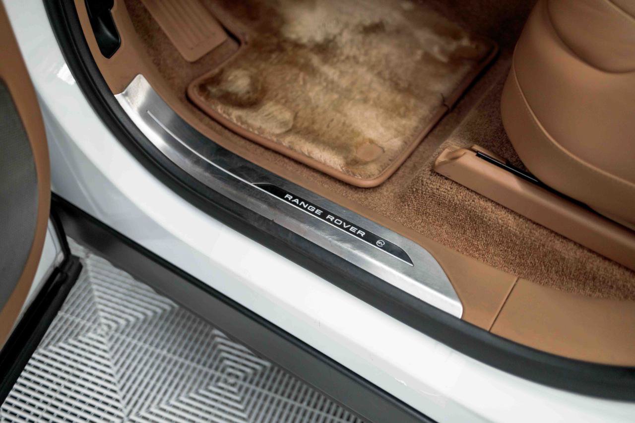 2024 Land Rover Range Rover SV