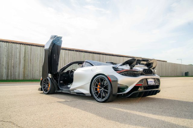 Used 2022 McLaren 765LT photo 40