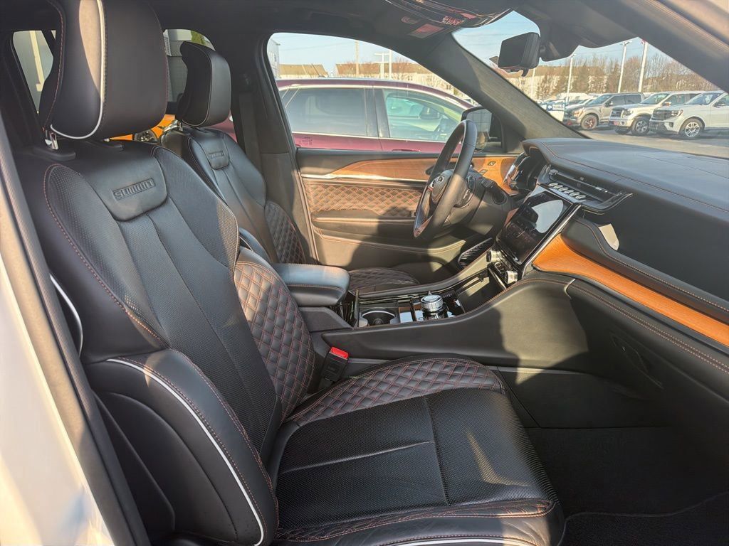 2022 Jeep Grand Cherokee Summit