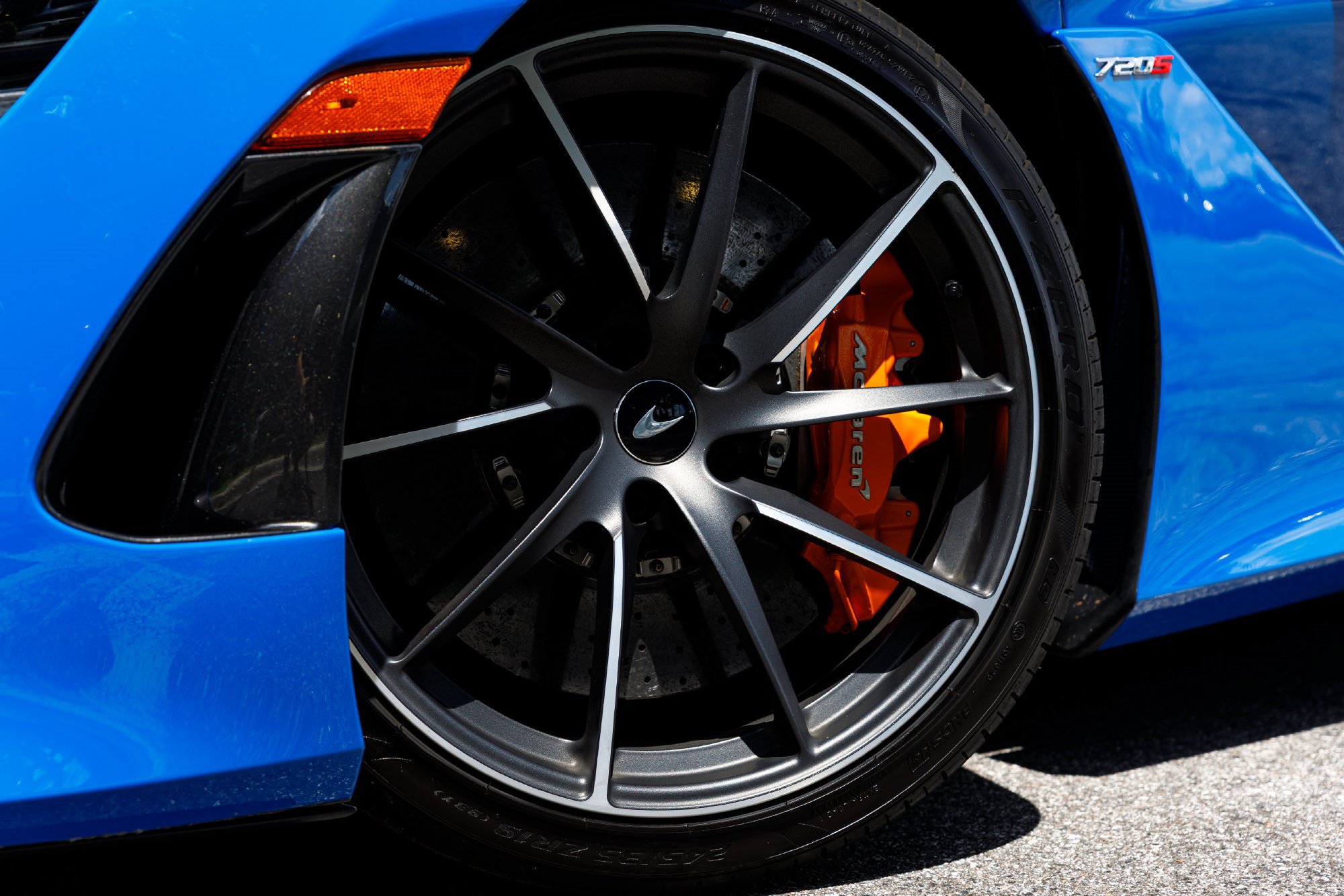 Used 2019 McLaren 720S Luxury photo 16